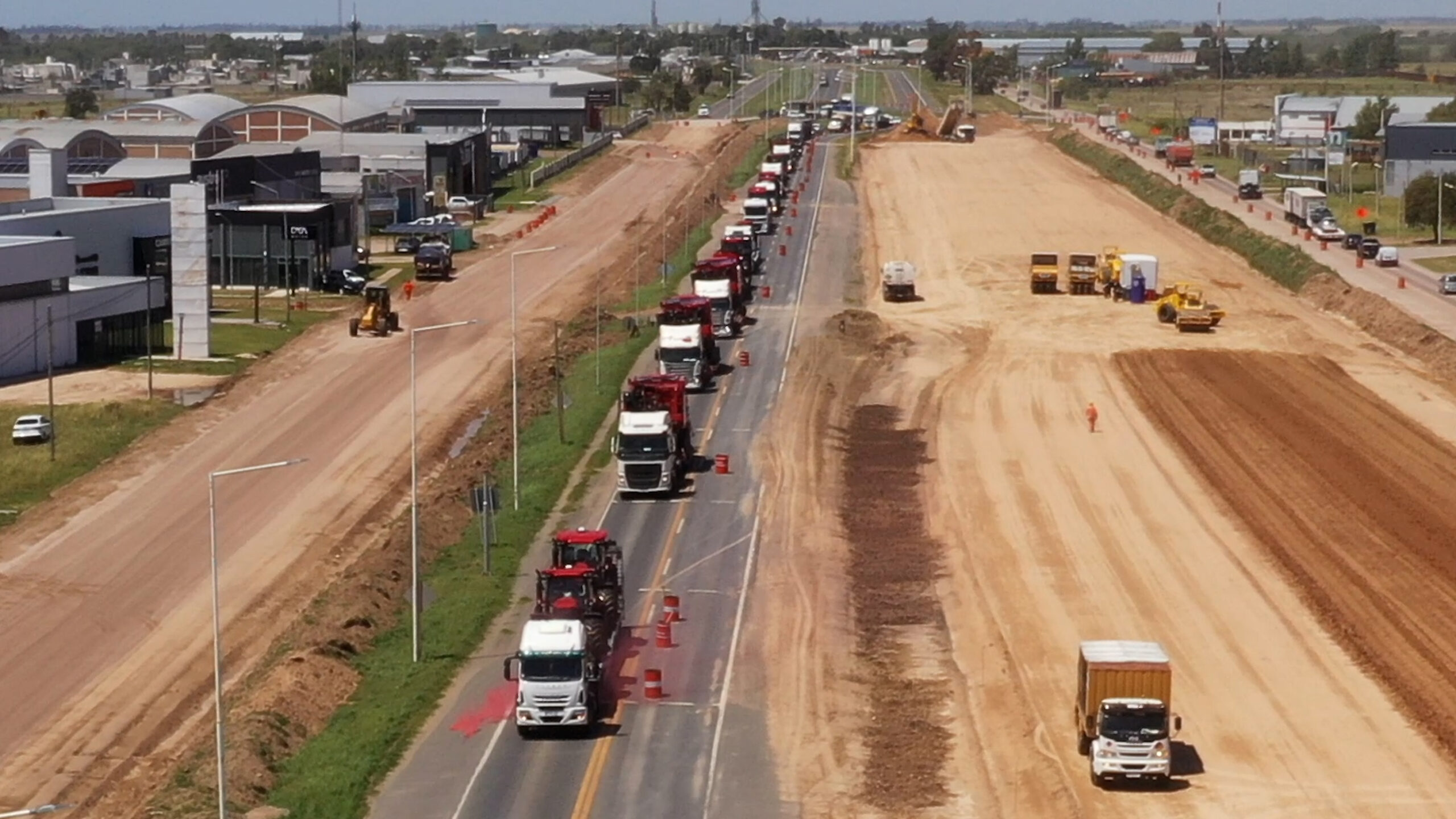 Llegó la “marea roja” a Río Cuarto para la inauguración de Semtraco