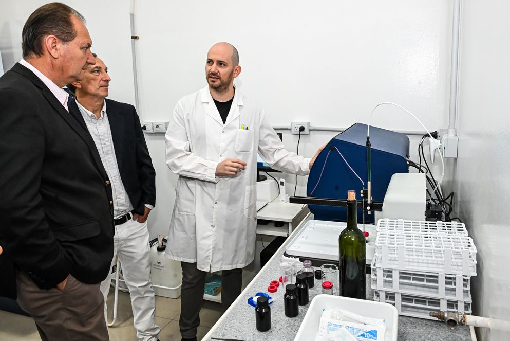 Suman tecnología de primer nivel para impulsar al sector vitivinícola de Córdoba